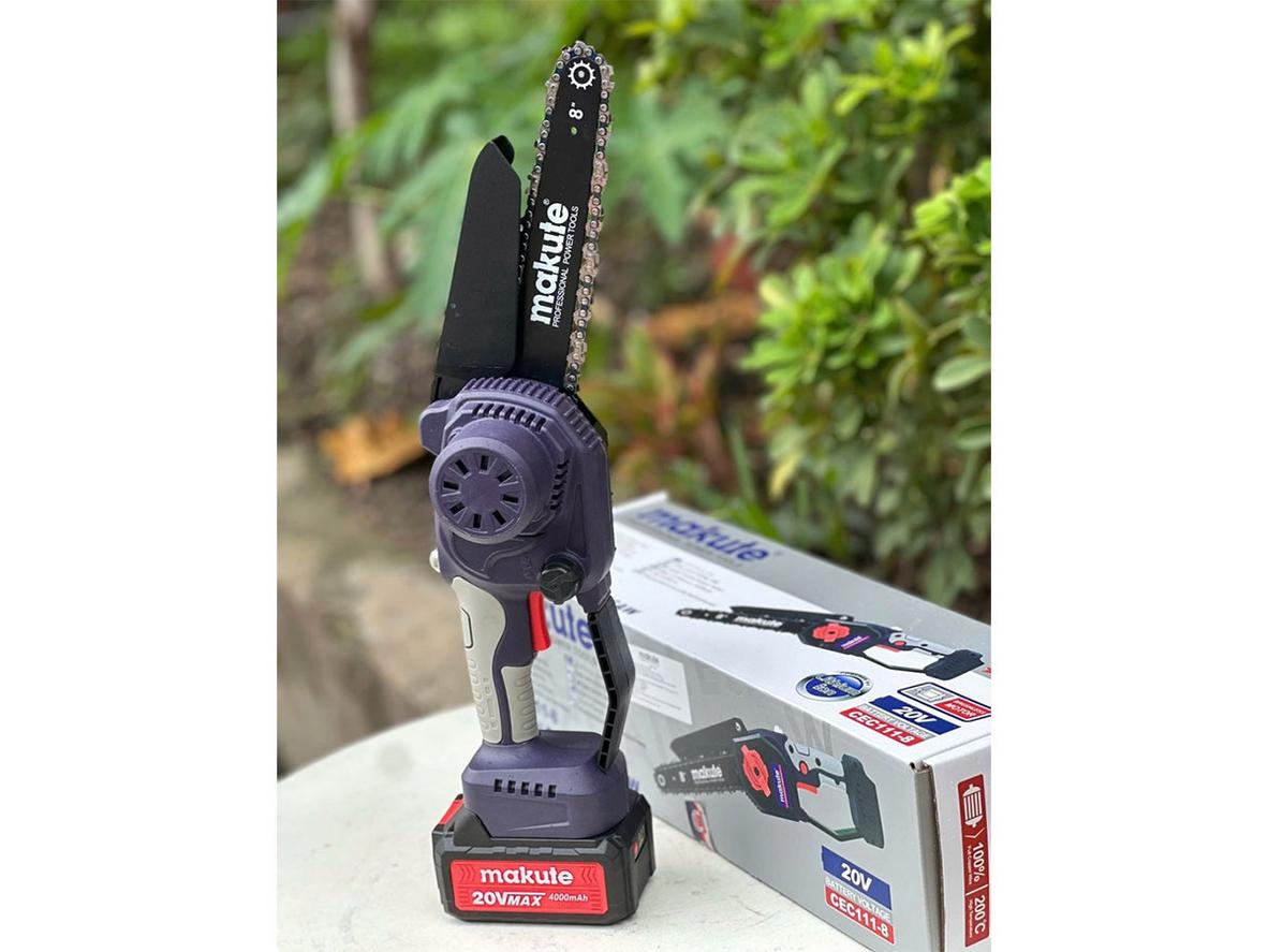 Tương thích pin 20V chân MKT phổ thông, tiện tận dụng pin sẵn có.