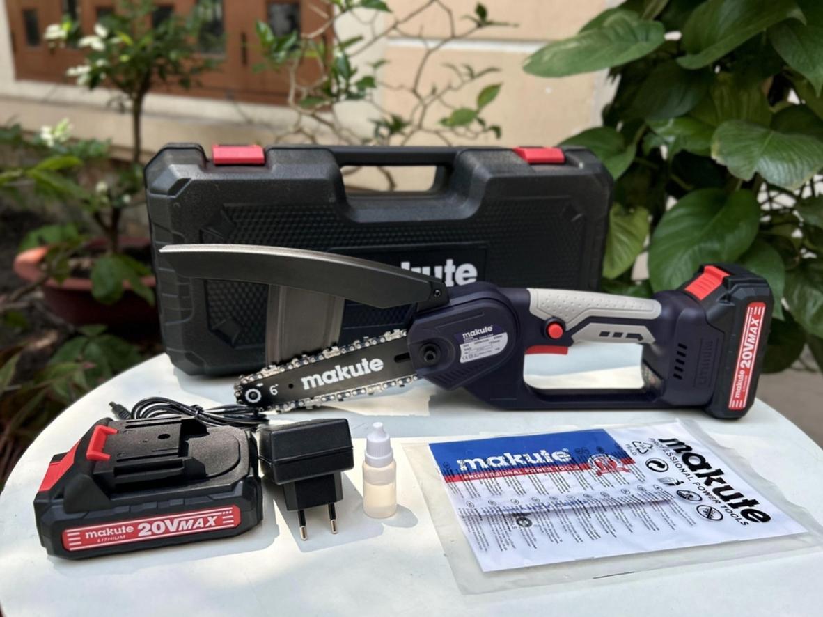 Pin 20V và bộ 2 pin 2.0Ah đi kèm Makute CEC06