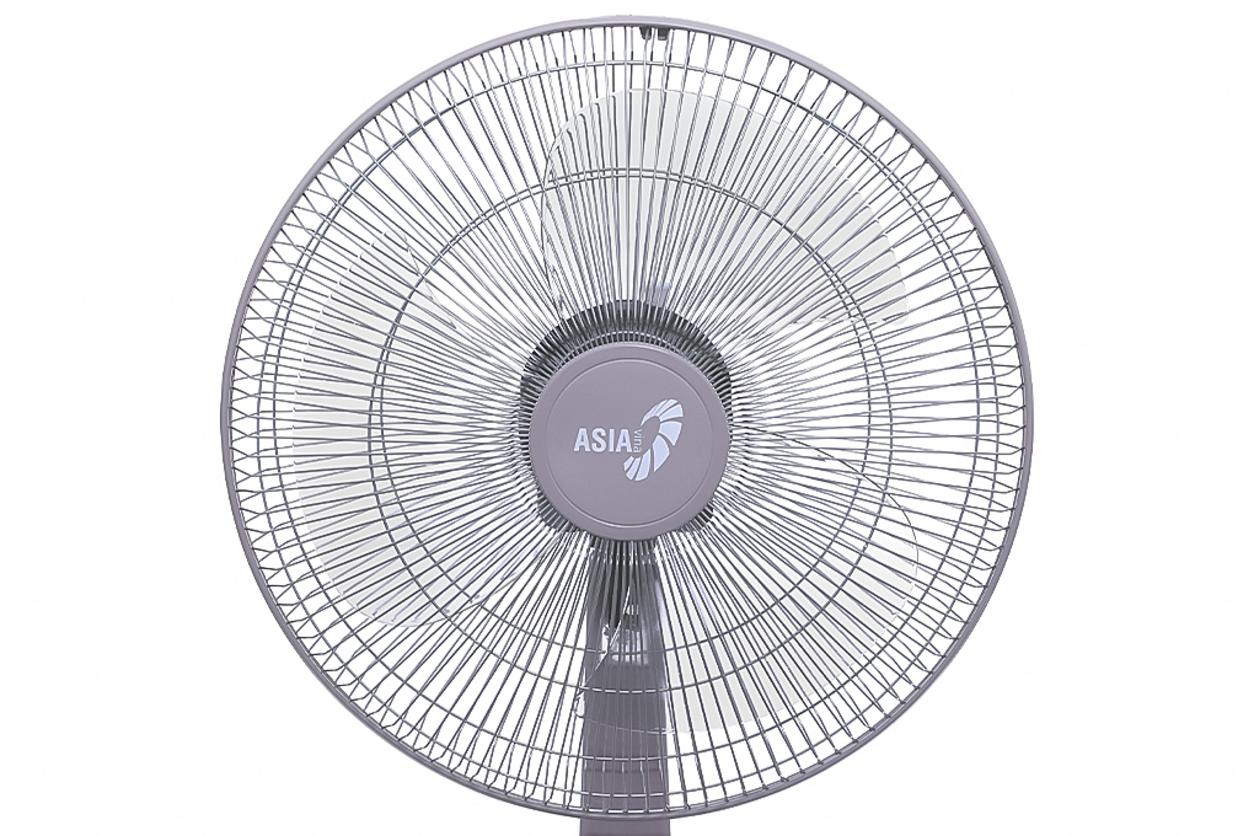 Sải cánh 40cm và 3 cánh quạt cho luồng gió rộng, ổn định.