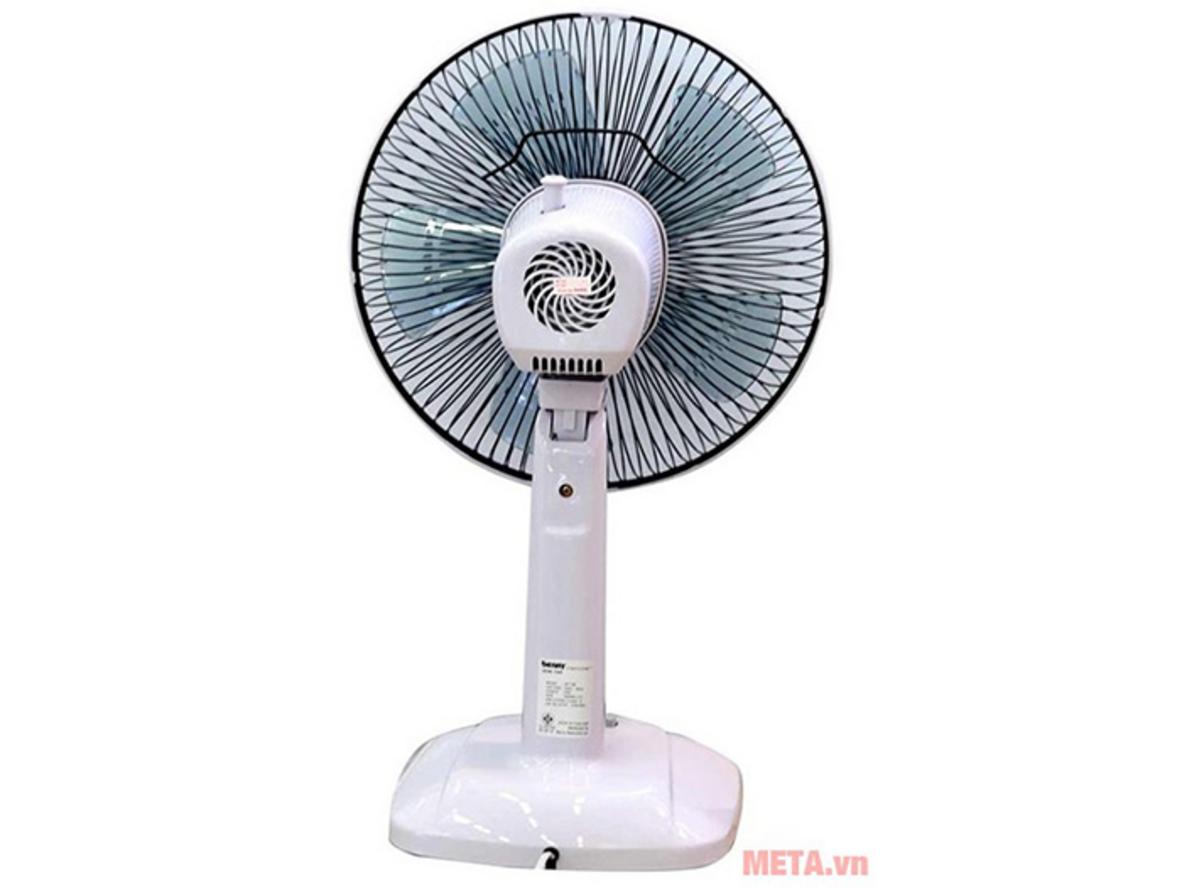 Nhỏ gọn 30cm, 3 mức gió dễ chỉnh.