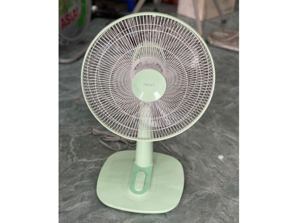 Công suất 49W giúp quạt làm mát nhanh và ổn định.