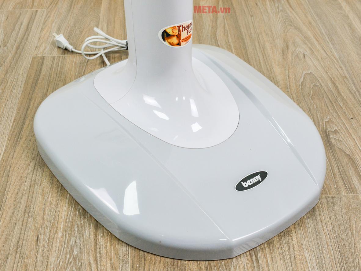 Remote 7m và hẹn giờ 8h tiện lợi