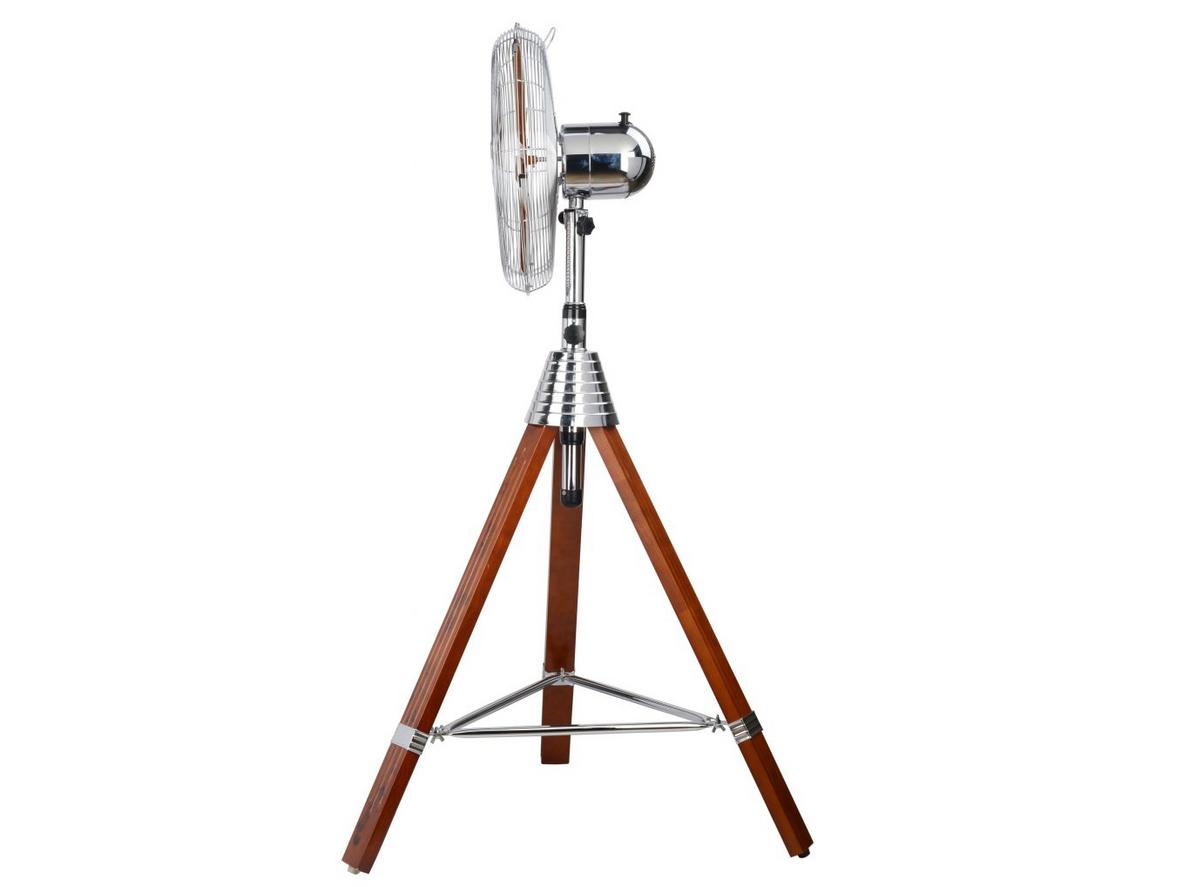Đảo gió 80 độ và chiều cao 1500mm giúp phủ mát rộng.