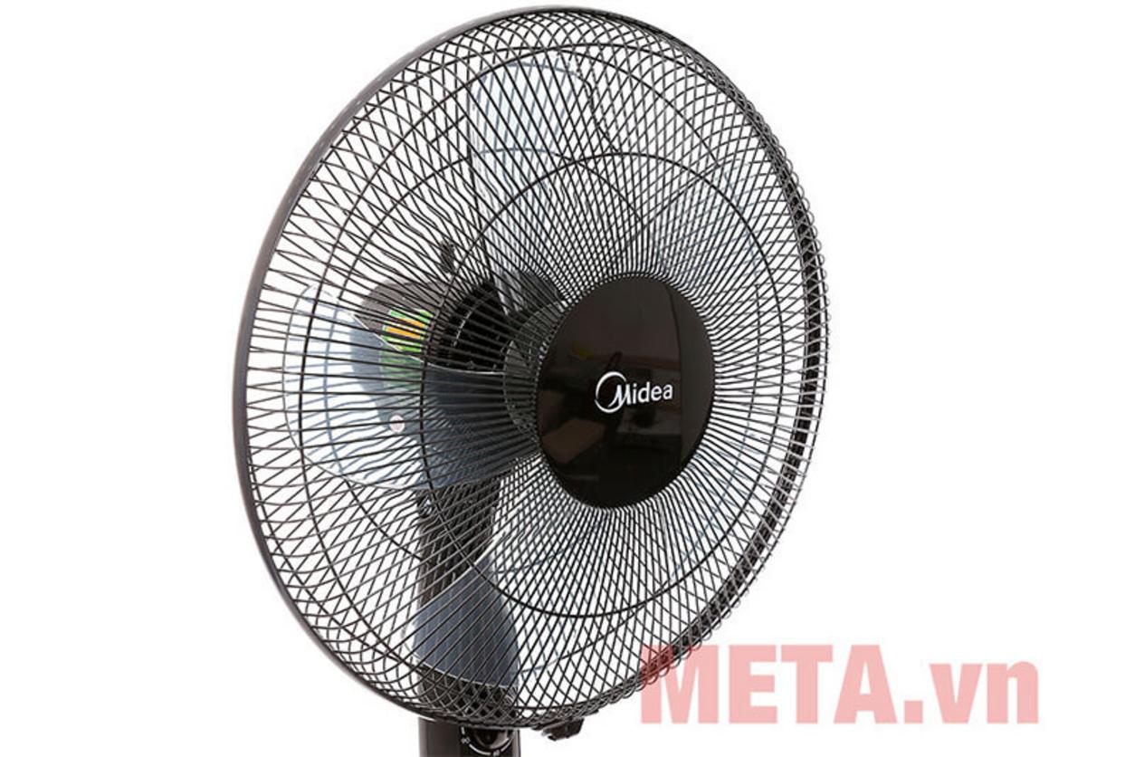 Động cơ bạc thau cho cảm giác chạy êm và bền bỉ.