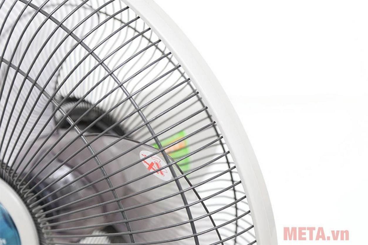 Sải cánh 40cm, 3 cánh cho gió rộng và mát nhanh.