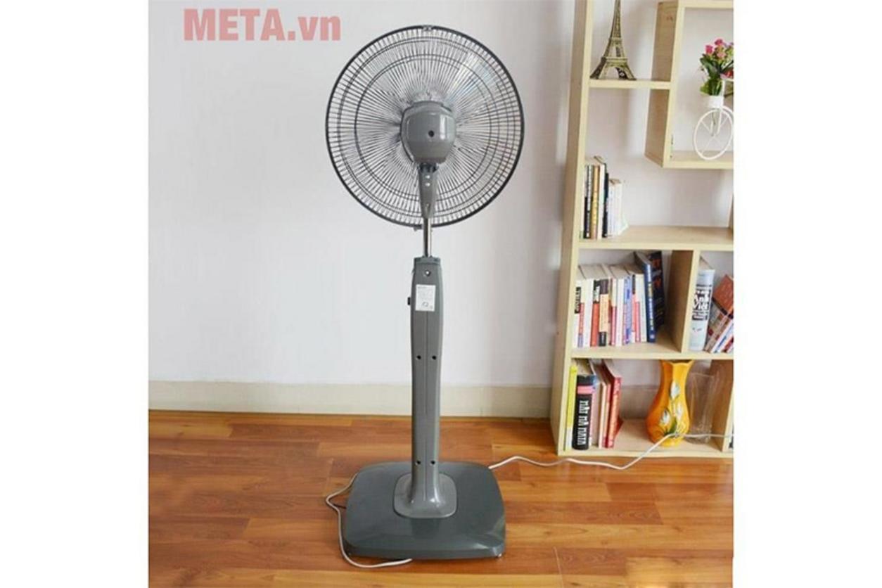 Remote và hẹn giờ mang lại trải nghiệm sử dụng tiện lợi.