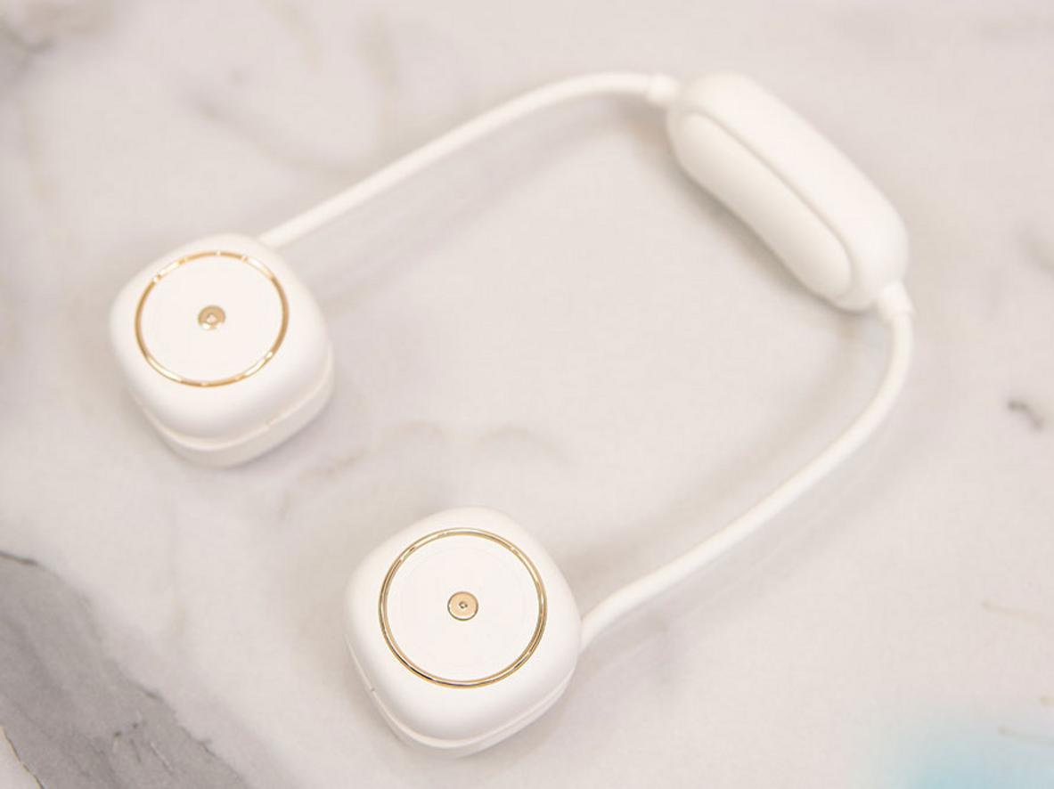 Thiết kế gập gọn giúp mang theo dễ dàng