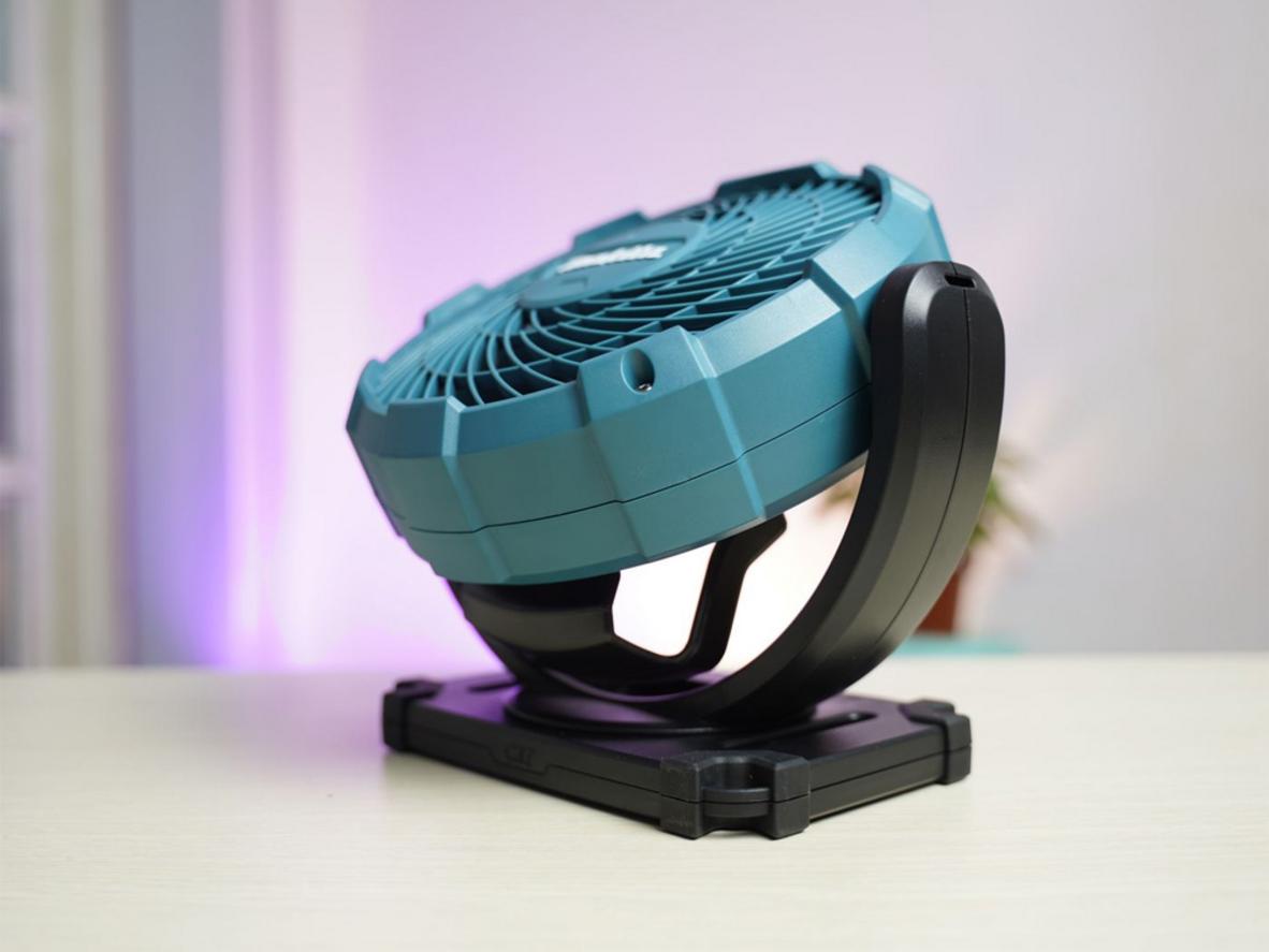 Tổng quan Quạt dùng pin Makita CF100DZ (Chưa pin, sạc)