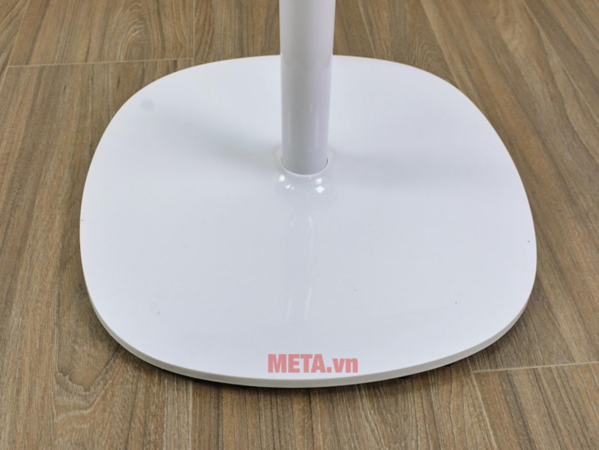 Remote tiện lợi, 3 tốc độ gió và hẹn giờ 8 tiếng