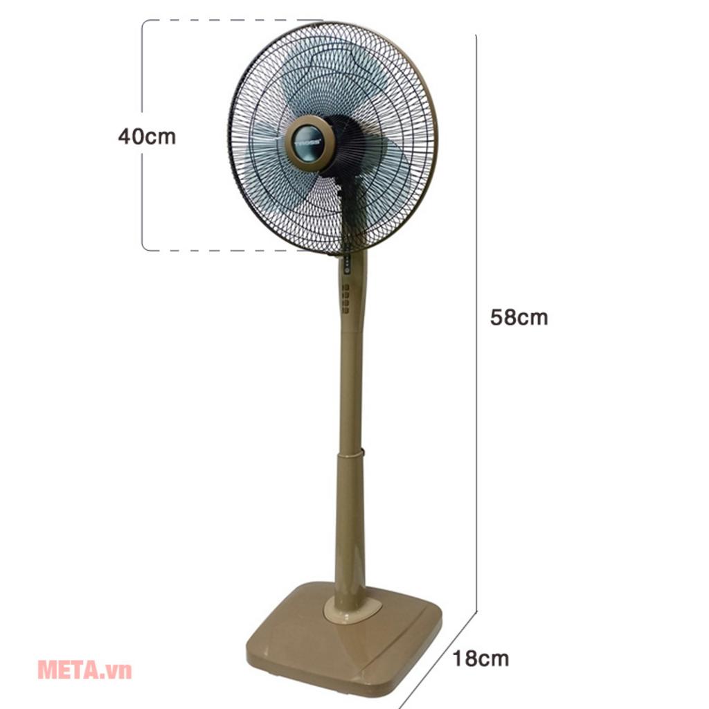 Remote điều khiển từ xa giúp thao tác tiện hơn.