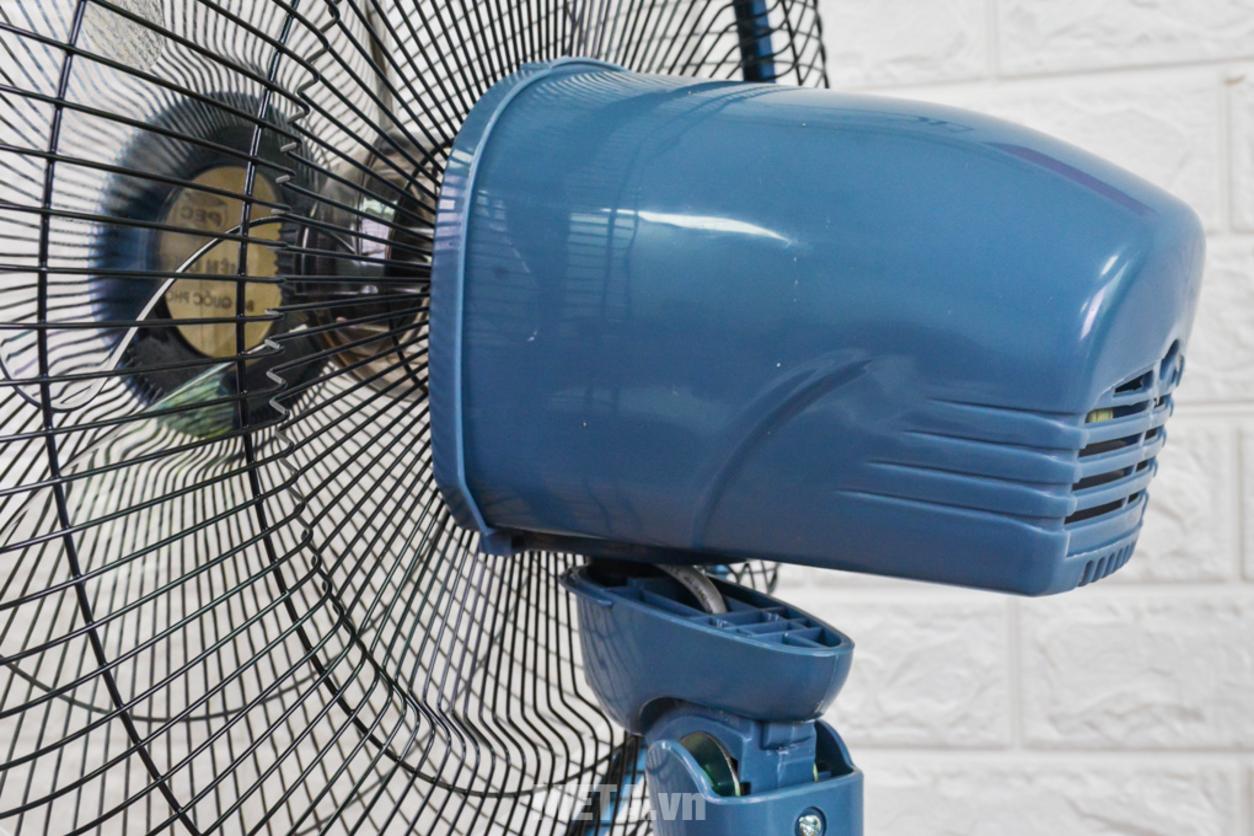Điều khiển từ xa và hẹn giờ giúp sử dụng quạt tiện lợi hơn.