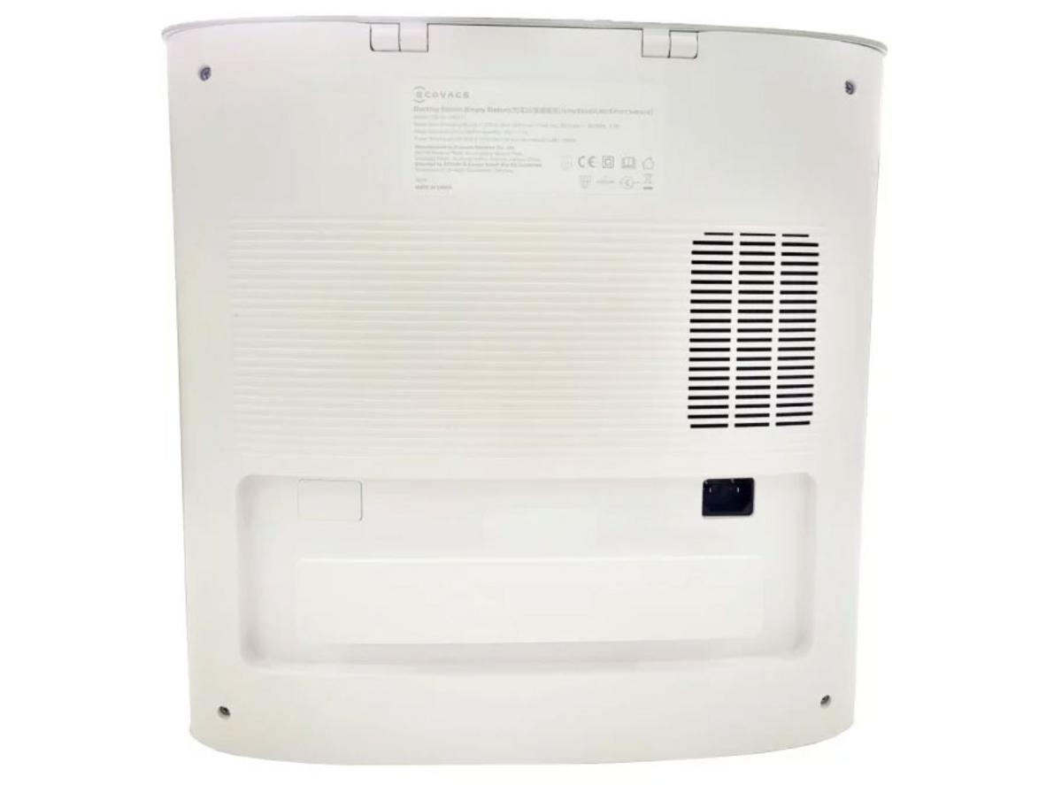 Dock giúp robot tự sạc pin sau mỗi lần dọn dẹp.