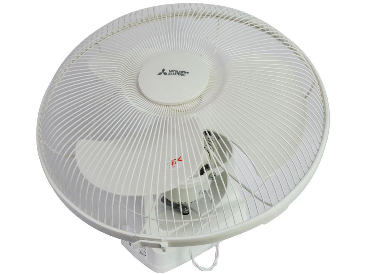 Sải cánh 40cm giúp gió phủ rộng và mát đều.