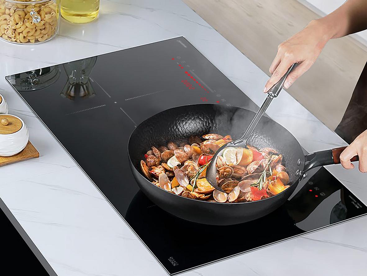 Mặt kính Schott Ceran cao cấp và mâm từ đồng bền bỉ.