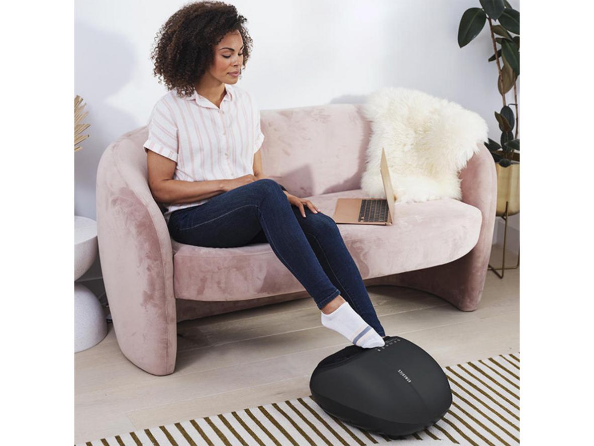 Shiatsu 3D giúp bàn chân được nhào nặn sâu và thư giãn rõ rệt.