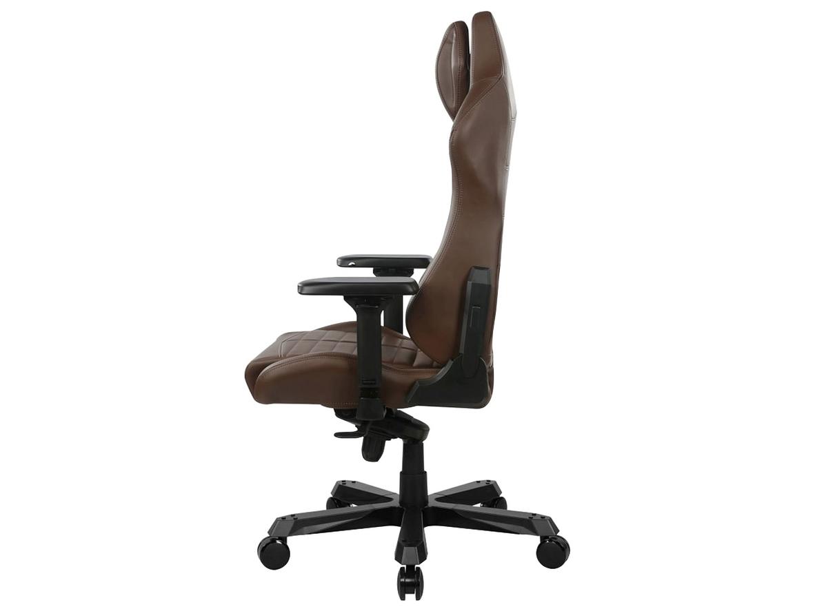 Tay ghế 4D và núm chỉnh đỡ lưng tích hợp
