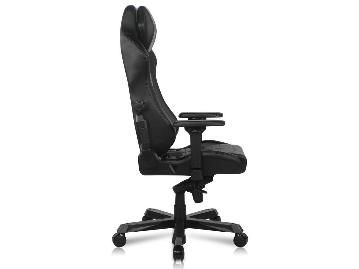 Tay ghế 4D và hỗ trợ lưng 4D tối ưu tư thế ngồi.