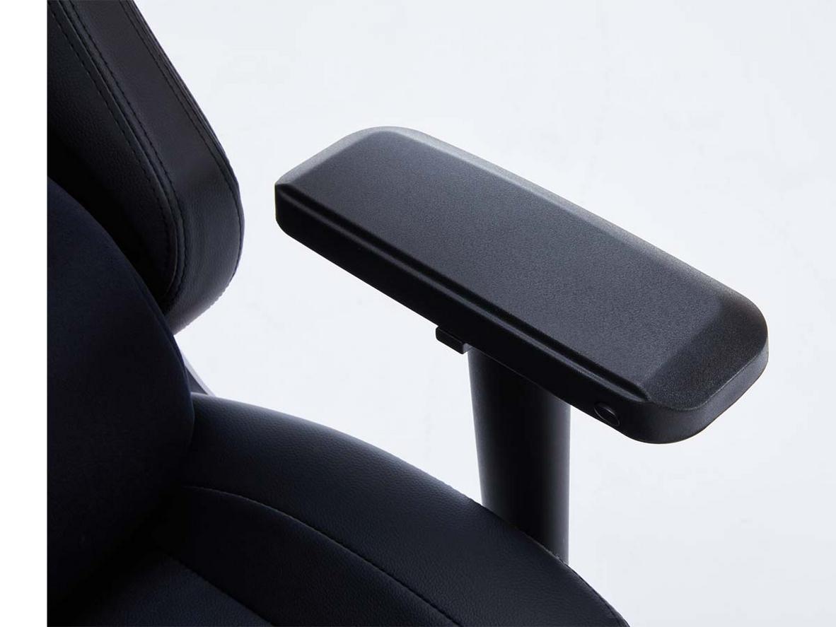 Tay ghế 4D giúp chỉnh tư thế linh hoạt