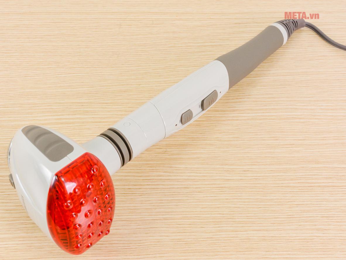 Thân dài, đầu xoay 360 độ và dây nguồn 150cm giúp thao tác dễ dàng.
