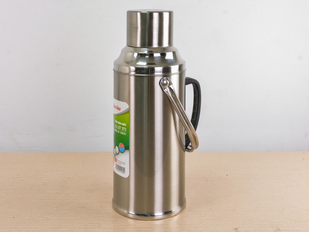 Thân inox bền đẹp, phù hợp đặt trong bếp hoặc phòng khách.