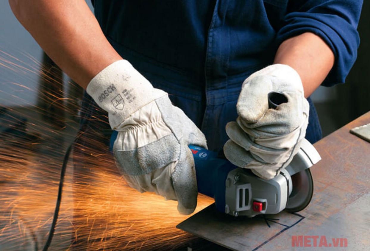 Thiết kế an toàn và thao tác thuận tay cho công việc chuyên nghiệp.