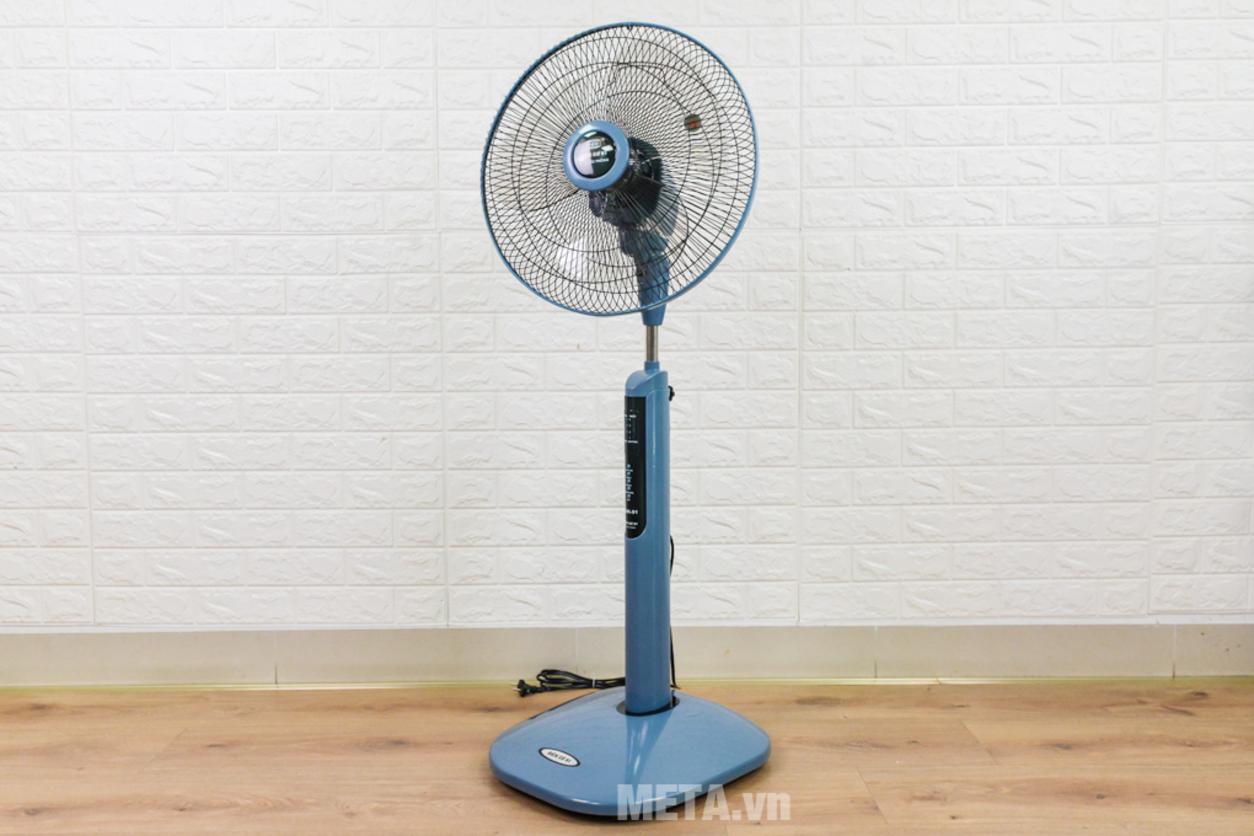Màu sắc và kiểu dáng giúp quạt dễ phối với nhiều không gian.