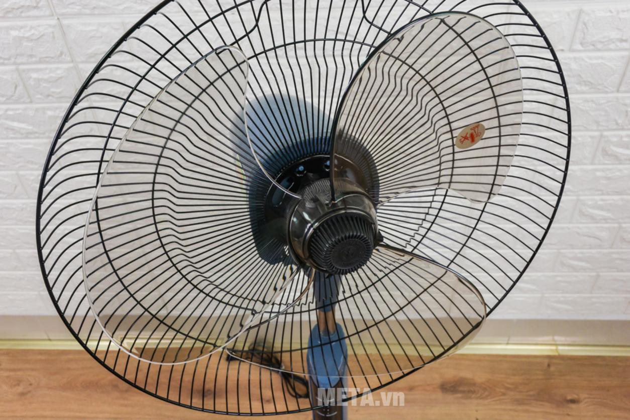 Màu sắc và kiểu dáng giúp quạt dễ phối với nhiều không gian.