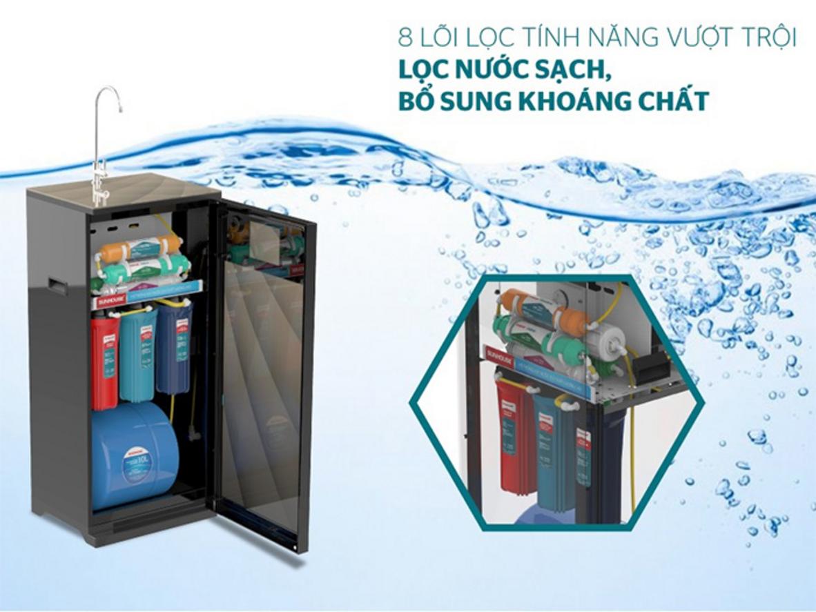 Thiết kế kính cường lực tràn viền sang trọng, hợp nhiều không gian bếp.