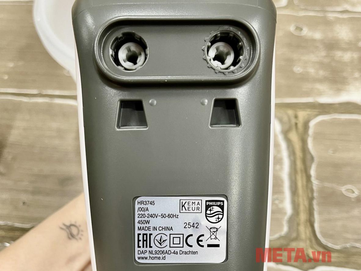 Tô trộn 3 lít tự xoay giúp thao tác gọn gàng