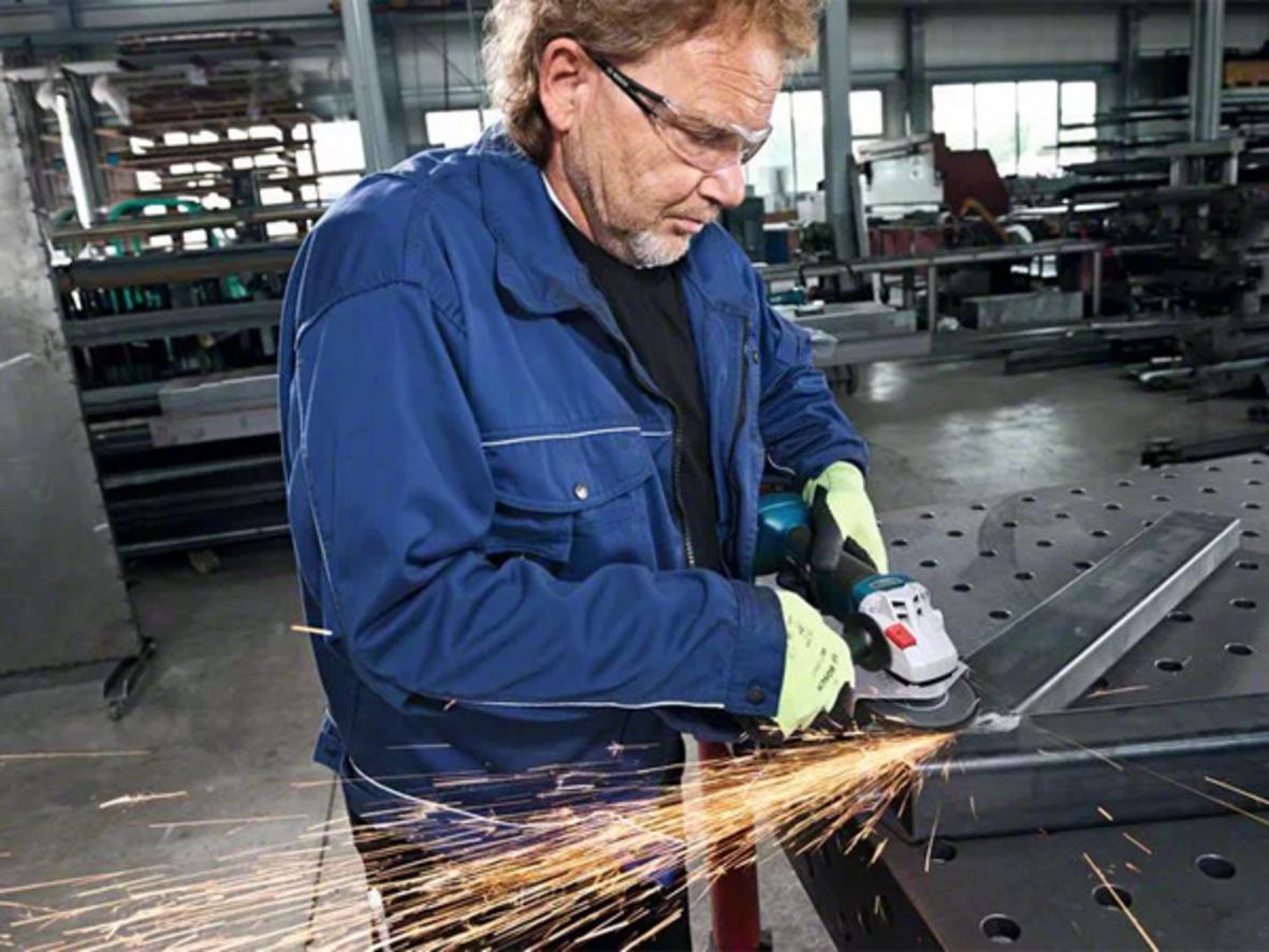 Tốc độ cao và đĩa 100 mm giúp thao tác nhanh, chính xác.
