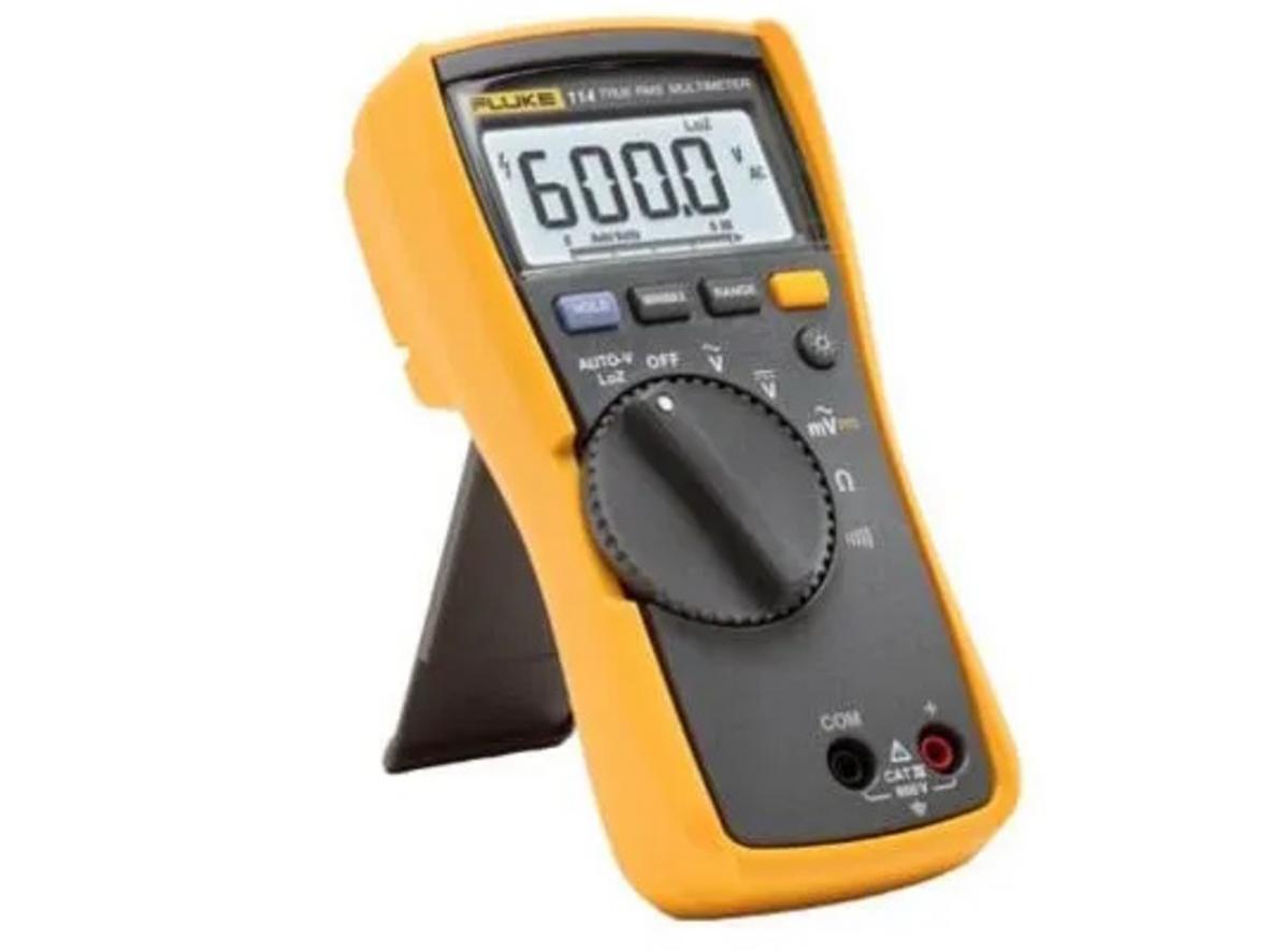 True RMS giúp đo chính xác hơn trong môi trường điện thực tế.