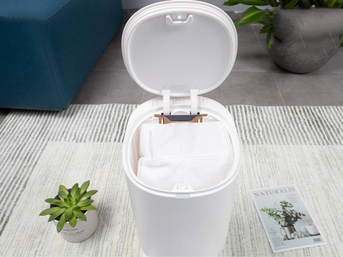 Dock tự hút rác sau mỗi chu kỳ dọn dẹp.