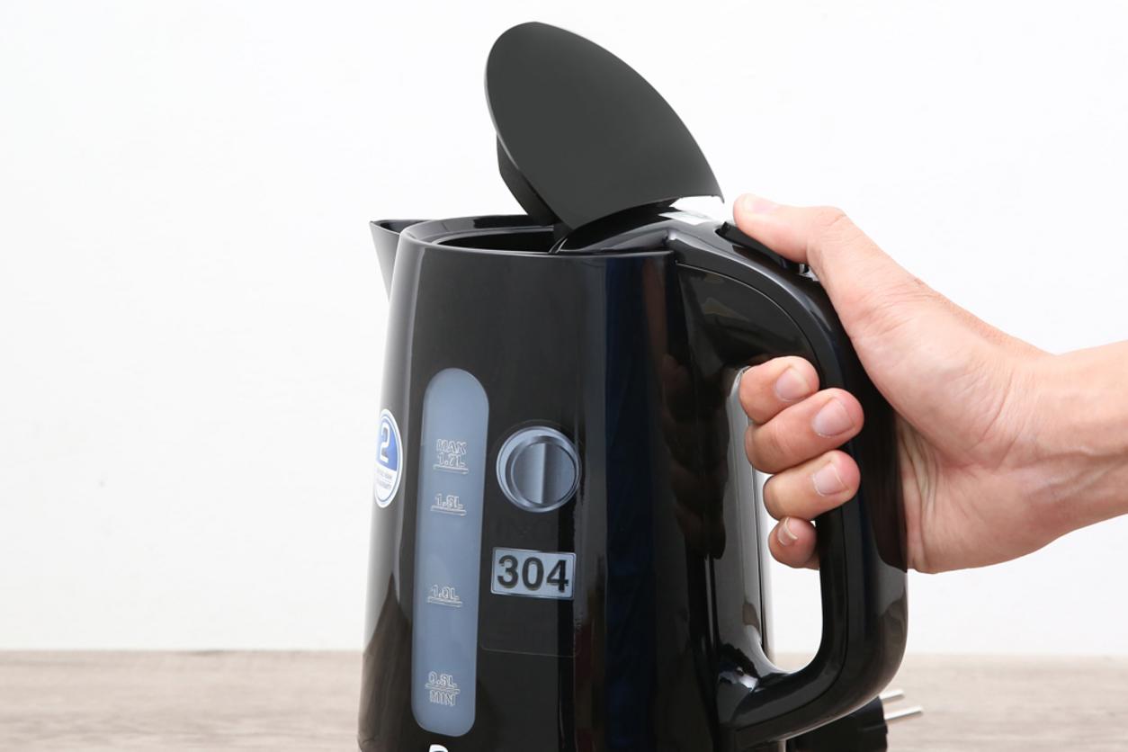 Tự ngắt khi sôi hoặc cạn nước giúp sử dụng an tâm hơn.