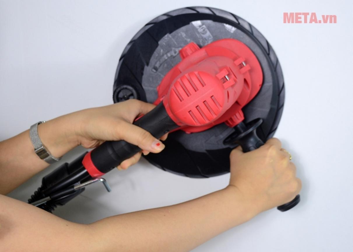 Túi chứa bụi hỗ trợ giảm bụi trong quá trình chà tường