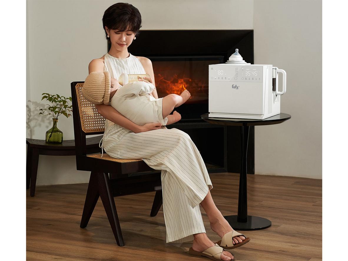 Khoang đun và giữ ấm nước pha sữa 1,3 lít