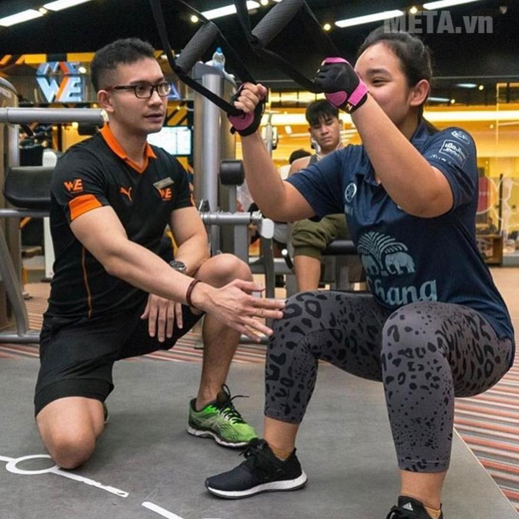Vải chun simili cao cấp co giãn 4 chiều cho cảm giác ôm tay thoải mái.