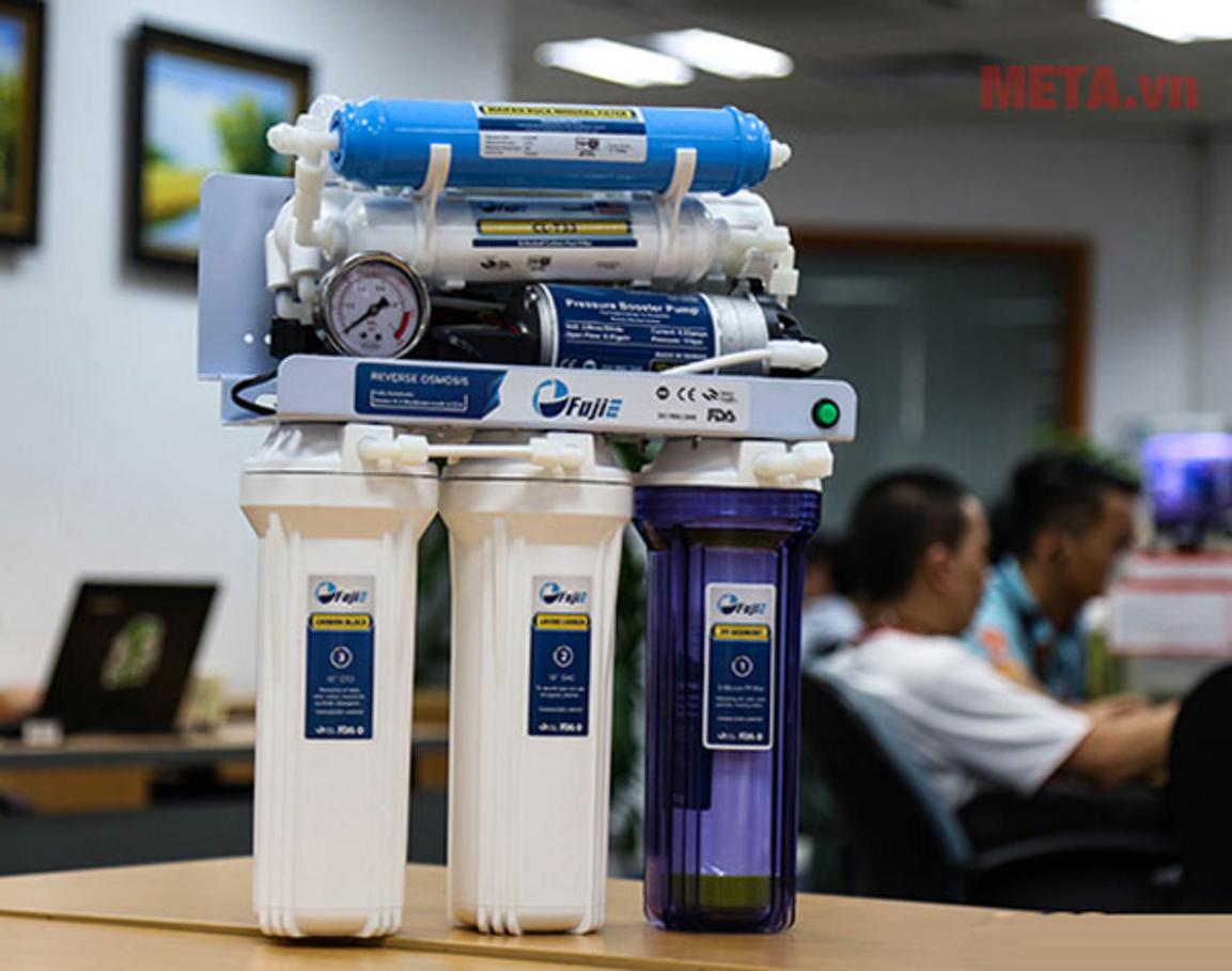 Van điện từ và bình chứa 10 lít của FujiE RO-08