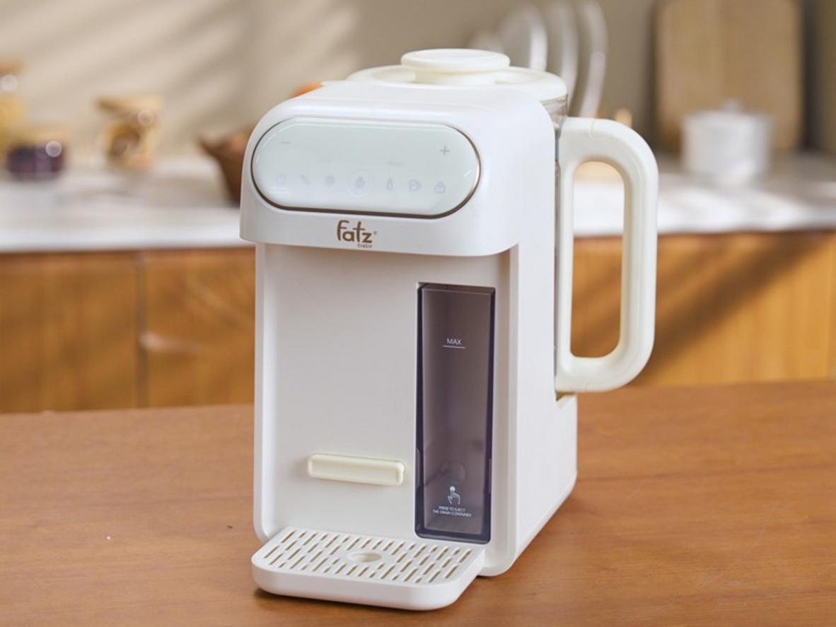 Khử Clo và vệ sinh tự động giúp nước pha sữa sạch hơn.