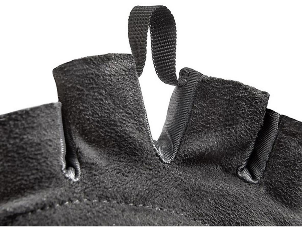Velcro cổ tay giúp ôm tay chắc và dễ chỉnh