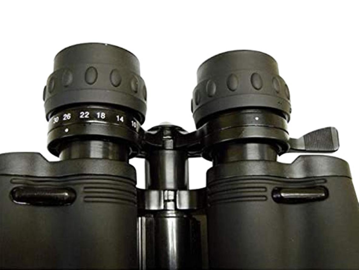 Zoom 10-30x linh hoạt cho nhiều nhu cầu quan sát.