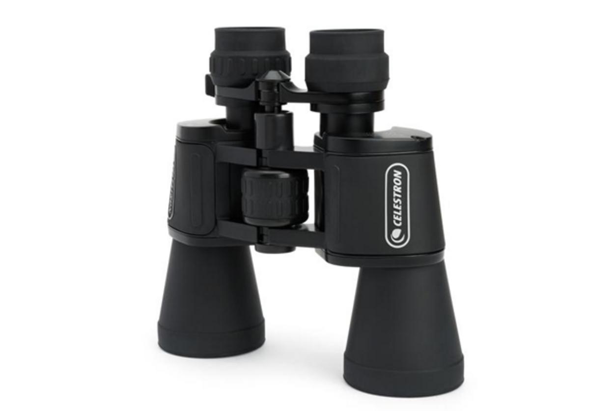 Zoom 10-30x linh hoạt cho nhiều nhu cầu quan sát.