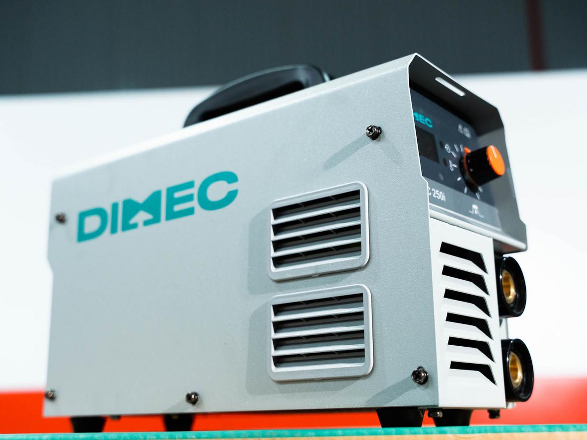 Điện áp hở mạch 103V giúp mồi hồ quang thuận lợi hơn.