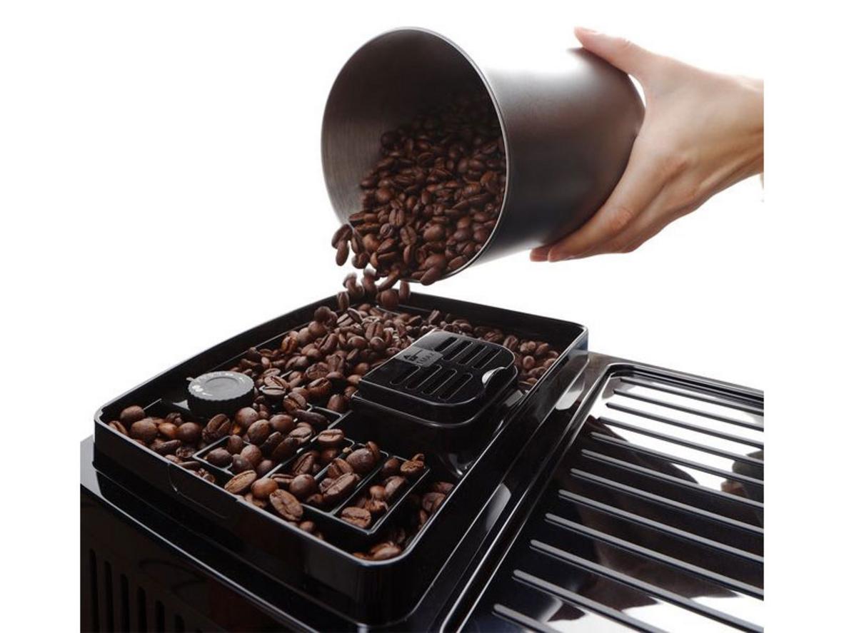 Áp suất 15 bar và công suất 1.450W hỗ trợ espresso đậm và nhanh hơn.