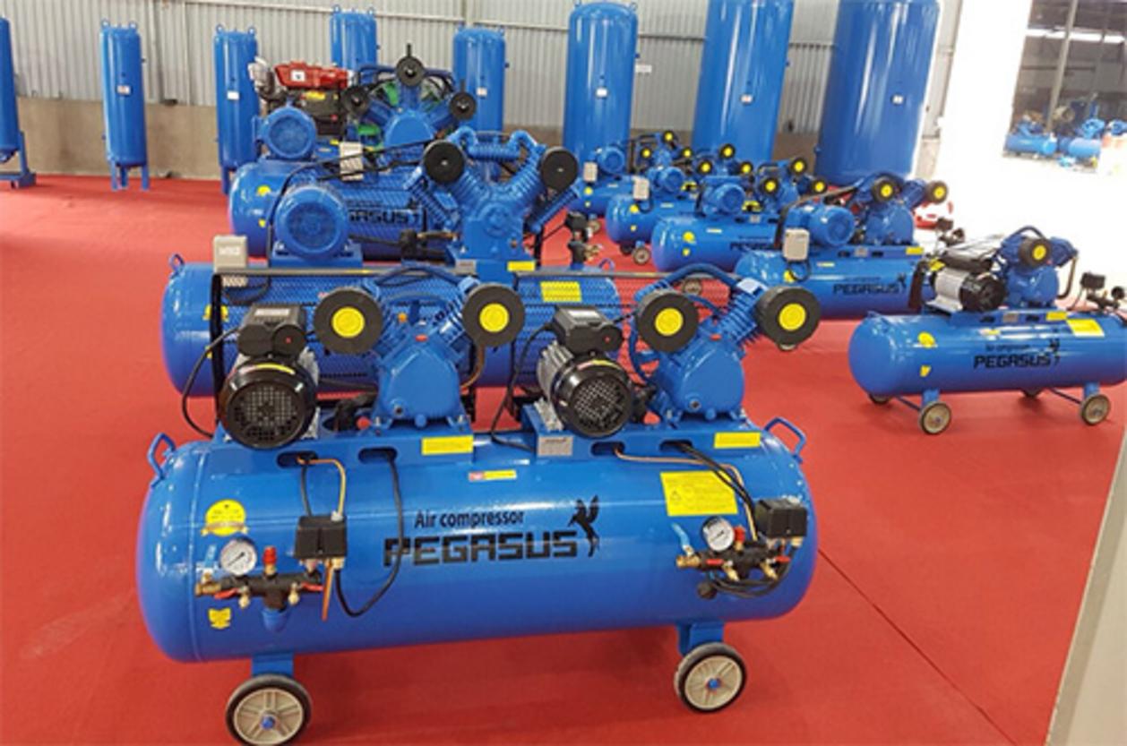 2 mô tơ độc lập giúp máy vận hành linh hoạt hơn.