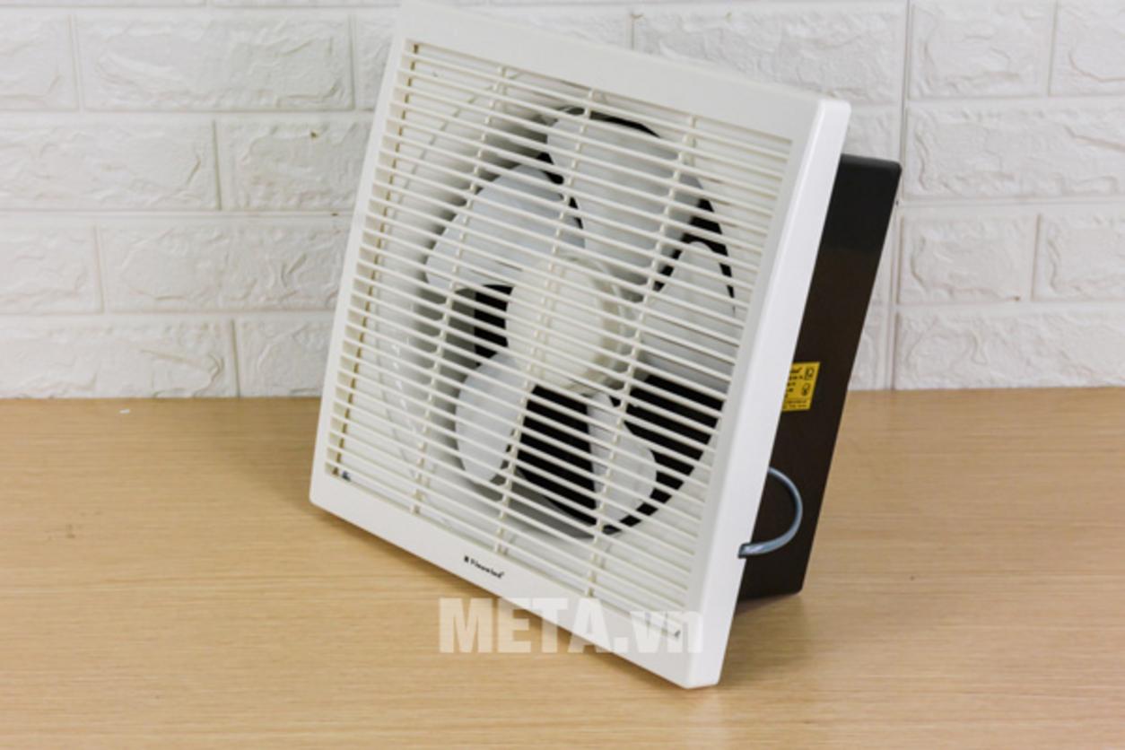 Nguồn điện 220V/50Hz và cơ chế 1 chiều hút giúp quạt dễ lắp và dễ dùng.
