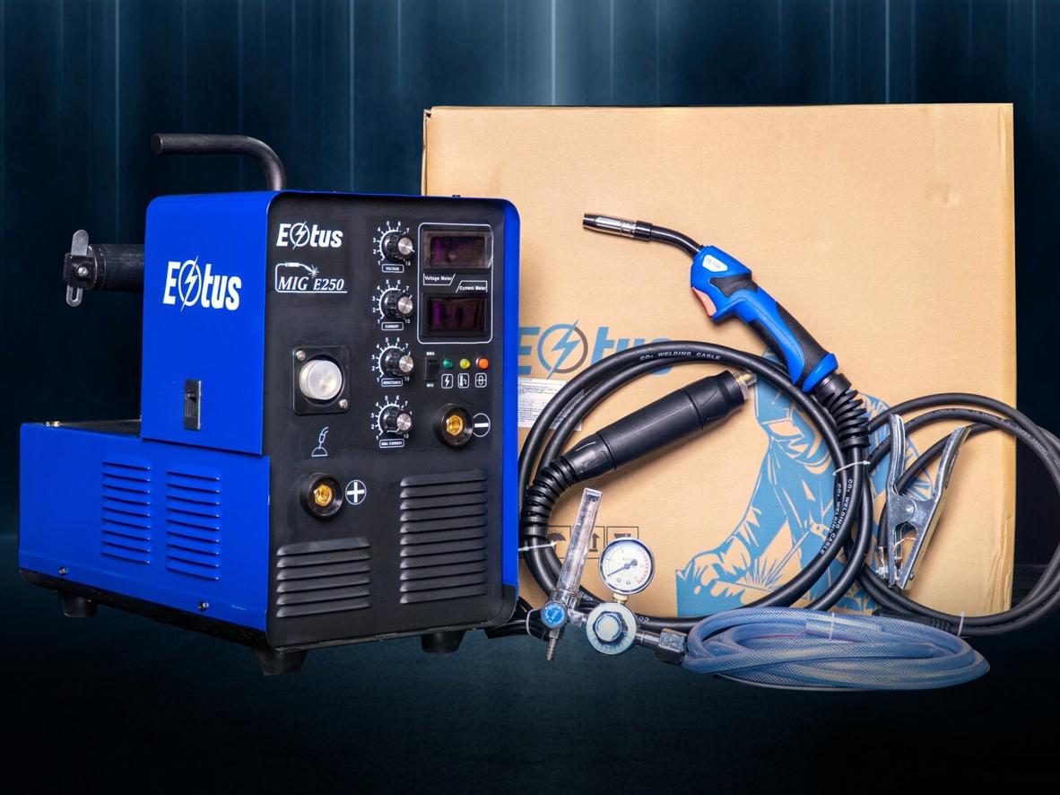 Nguồn 220V 1 pha giúp máy dễ triển khai cho xưởng phổ thông.