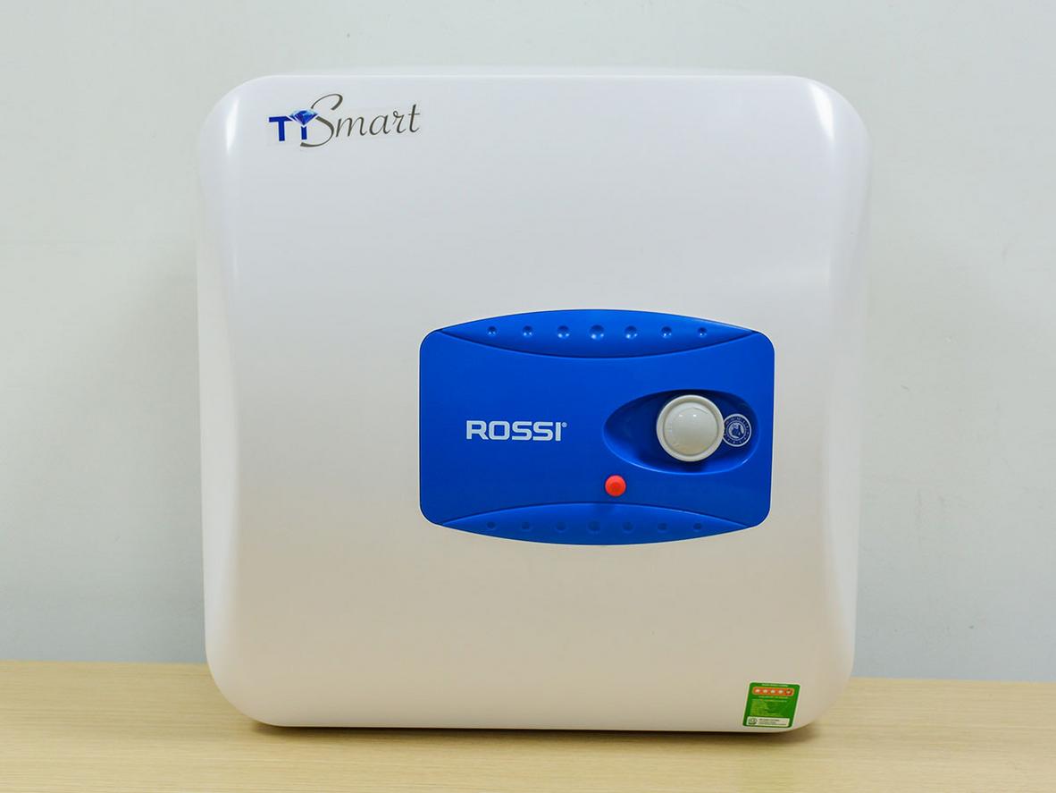 Dung tích 30 lít, công suất 2500W cho nhu cầu gia đình 3-4 người.