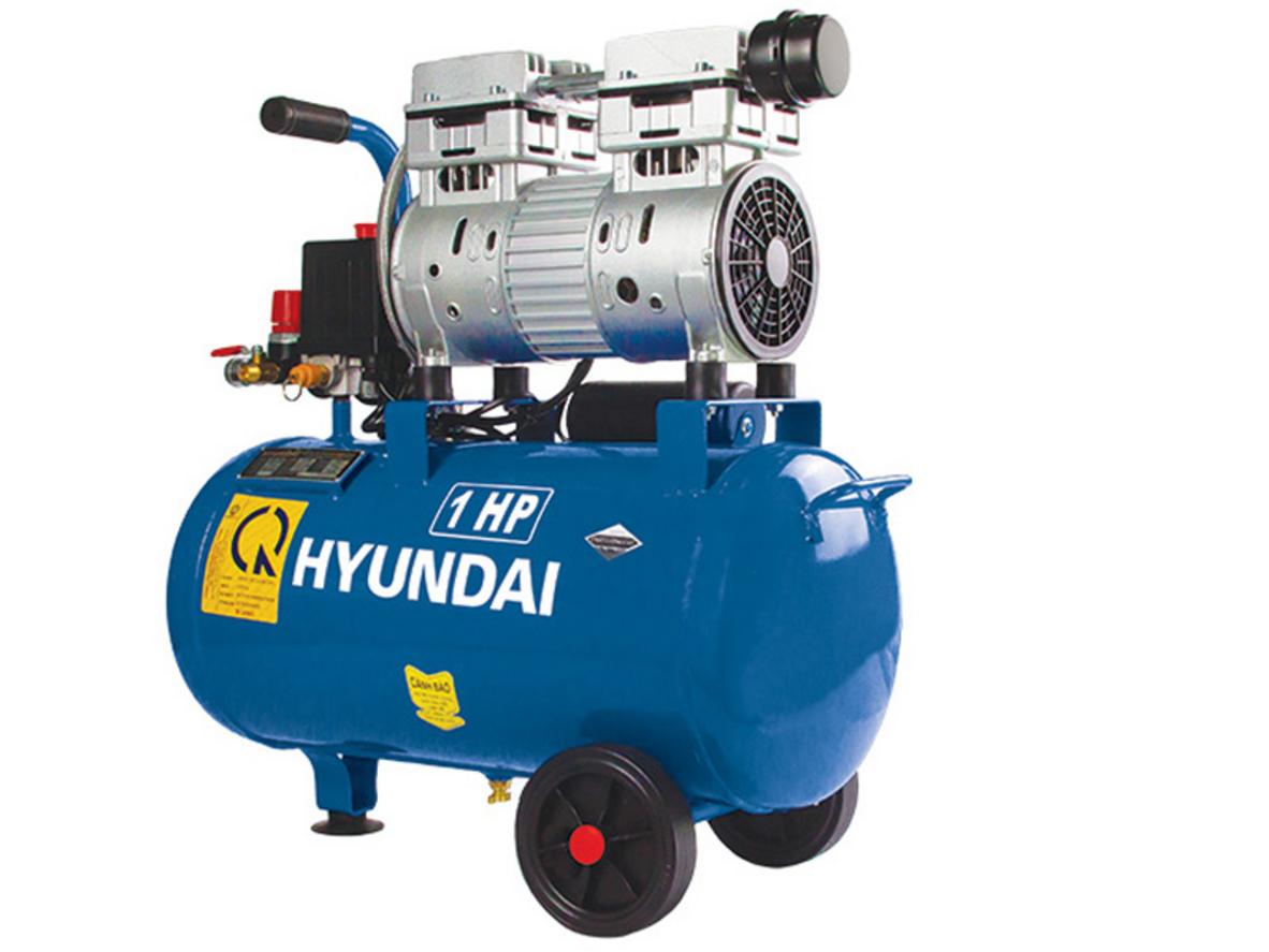 Độ ồn 50dB giúp máy vận hành êm hơn trong không gian nhỏ.