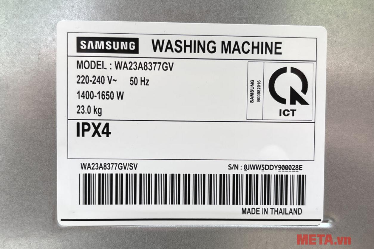 Tốc độ vắt 700 vòng/phút hỗ trợ quần áo ráo nước nhanh hơn và lồng giặt bền hơn.