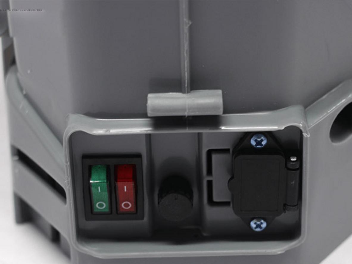Ắc quy 12V – 8Ah cho thời gian làm việc dài, phù hợp một ca phun.